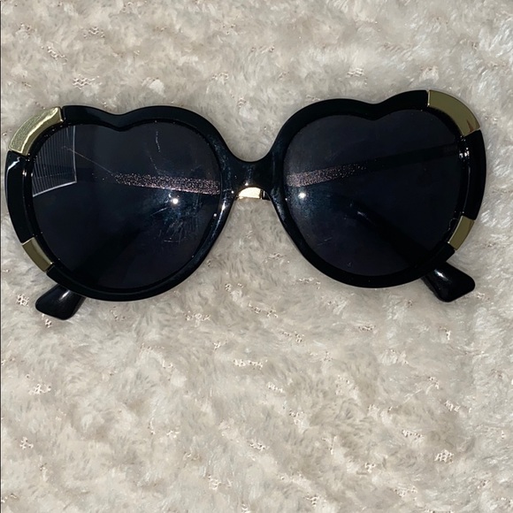 Heart shaped glasses 🖤 - Picture 5 of 5